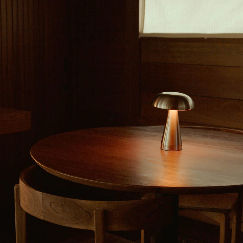 Mivono harjattu teräslamppu